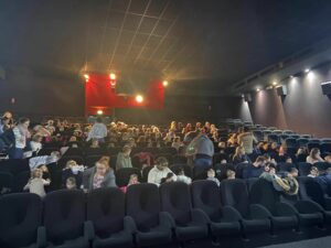Cinéma pour les élèves de maternelle de l'école Saint Joseph de Cambrai.