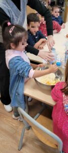 Crêpes au menu pour les élèves de l'école Saint Bernard de Cambrai ! 2