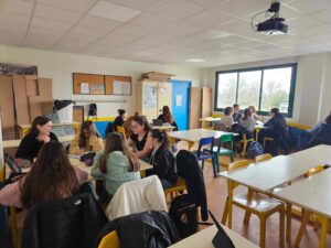 Des écrivains, de l’anglais, un crime et une enquête en cours… Un projet interdisciplinaire est né à l'Institution Notre Dame des Anges de Saint Amand les Eaux. 1