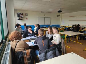 Des écrivains, de l’anglais, un crime et une enquête en cours… Un projet interdisciplinaire est né à l'Institution Notre Dame des Anges de Saint Amand les Eaux. 2