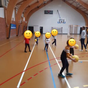 Initiation au Volley pour les élèves de CP de l'école Sainte Maxellende de Caudry. 2