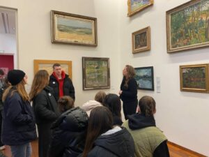 Jeudi 22 février les élèves de TAGORA/OTM et TMCV 1 et 2 du Lycée Hélène Boucher de Somain ont découvert le matin le Street Art dans les rue de Roubaix et ensuite le centre commercial Mc Arthur Glen.