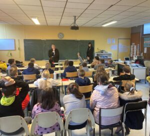 L'avocat cambrésien, Maître Eric Villain, s'est rendu ce lundi matin à l'école Saint-Roch de Cambrai,