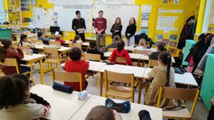Les ce1.ce2 de l'école St Vincent de Paul de Dorignies ont accueilli 4 jeunes étudiants en médecine.