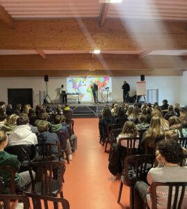 Passionnant d'avoir la Cie Racines Carrées intervenir au collège Notre Dame de la Providence d'Orchies pour une expérience enrichissante sur la « CULTURE du HIP-HOP » 3