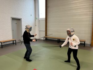 Début du cycle escrime pour les cm1, cm1/cm2 et cm2 de l'école Saint Joseph de Wallers avec Sébastien, maître d’armes 7