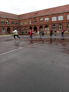 Les jeunes de l' Institution Saint Jean de Douai ont reçu leur croix 7