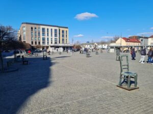 Lundi 18 mars, départ pour la Pologne pour les élèves du Lycée Général Saint Pierre de Fourmies. 17