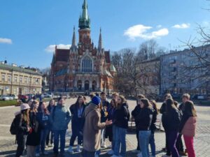 Lundi 18 mars, départ pour la Pologne pour les élèves du Lycée Général Saint Pierre de Fourmies. 19