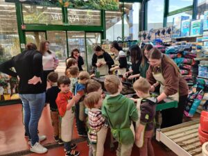 Premier jour du printemps pour les plus jeunes de l'école Saint Martin de Nomain. 13