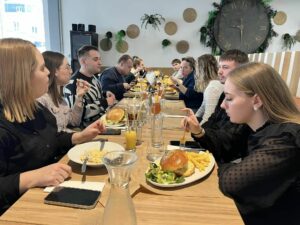 Repas convivial à l'Institution Saint Pierre de Fourmies 3