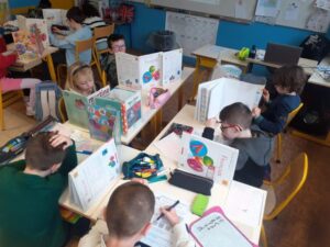 Concours de Mathématiques KANGOUROU (KOALA pour les CP et les CE1) pour les élèves de l'école Sainte Anne de Sebourg 3