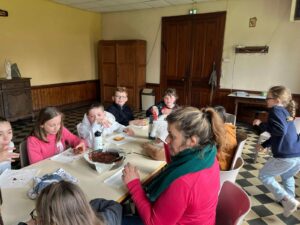 Le 17 avril, les élèves de l'école Marie-Immaculée de Valenciennes se sont préparés au sacrement de l'Eucharistie. 7