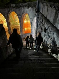 Les pèlerins de l'ensemble Saint Luc de Cambrai et La Sagesse Valenciennes sont bien arrivés à Lourdes. 19