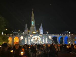 Les pèlerins de l'ensemble Saint Luc de Cambrai et La Sagesse Valenciennes sont bien arrivés à Lourdes. 21