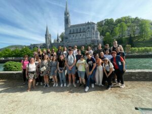 Les pèlerins de l'ensemble Saint Luc de Cambrai et La Sagesse Valenciennes sont bien arrivés à Lourdes. 8