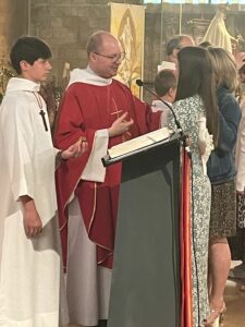 Ce samedi 25 mai, un bon groupe d'élèves du Lycée Notre Dame de Valenciennes ont reçu le sacrement de la Confirmation en l'église Saint Géry de Valenciennes. 4