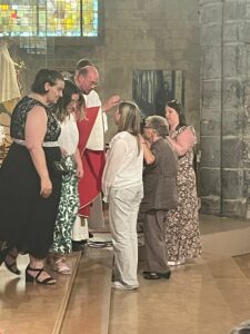 Ce samedi 25 mai, un bon groupe d'élèves du Lycée Notre Dame de Valenciennes ont reçu le sacrement de la Confirmation en l'église Saint Géry de Valenciennes. 6