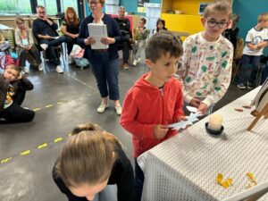 Le groupe des CE2 de l'école Notre Dame de la Renaissance de Somain s'est retrouvé pour parler de l'Esprit-Saint. 2