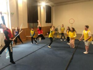 Les Cm2 de l'école de la Sainte Union de Douai ne pouvaient pas vivre un projet Harry Potter sans aborder l'activité de Quidditch. 10