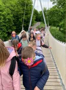 Une belle journée dans la nature au Val Joly ce vendredi 17 mai pour les 4 classes du cycle 3 de l'école Saint Joseph de Cambrai 14
