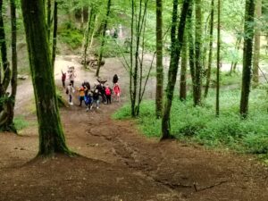 Une belle journée dans la nature au Val Joly ce vendredi 17 mai pour les 4 classes du cycle 3 de l'école Saint Joseph de Cambrai 3