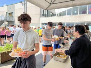 Dernier jour des terminales de l'Institution Notre Dame des Anges de Saint Amand les Eaux !