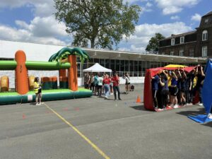 Dernier jour des terminales de l'Institution Notre Dame des Anges de Saint Amand les Eaux ! 7