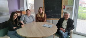 Les élèves du Lycée Hélène Boucher de SOMAIN, classe 2ASSP1 se sont rendus à Somania, afin de rendre aux résidents la biographie qu'ils avaient rédigée. 3