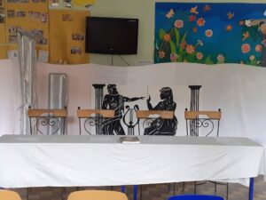 Représentation de 4 pièces de théâtre sur la mythologie grecque, par les Cm1.cm2 de l'école Saint Vincent de Paul de Douai 12