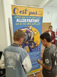 à l'école Sainte Anne de Sebourg 1