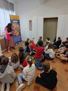 à l'école Sainte Anne de Sebourg 8