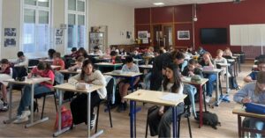 A l'Institution Saint Jean de Douai 33