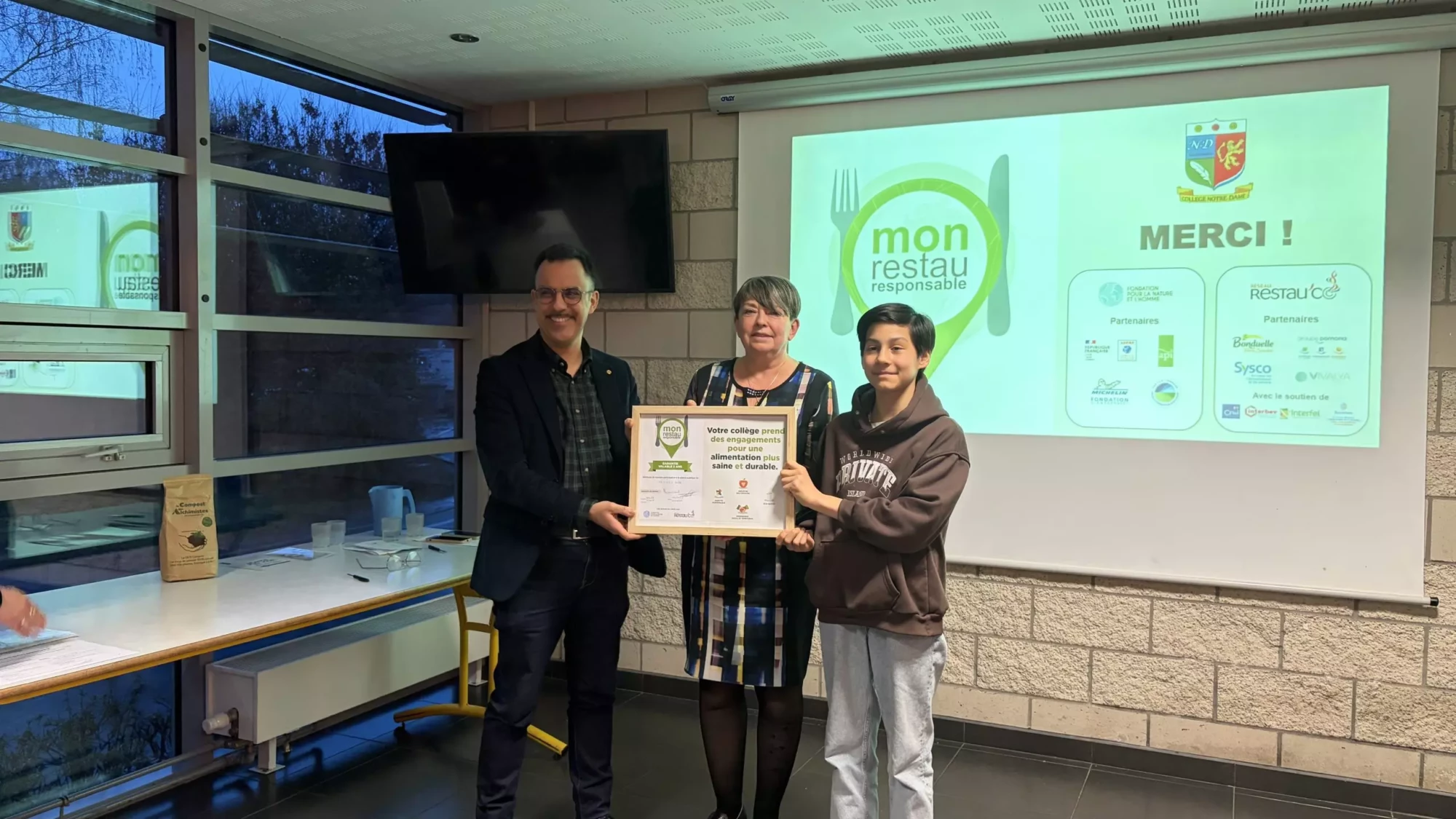 a-notre-dame-de-saint-saulve-la-cantine-sengage-avec-mon-resto-responsable-scaled